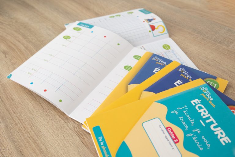 Cahiers d’écriture Bordas utilisés en graphopédagogie pour aider les enfants à améliorer leur geste graphique et leur écriture.